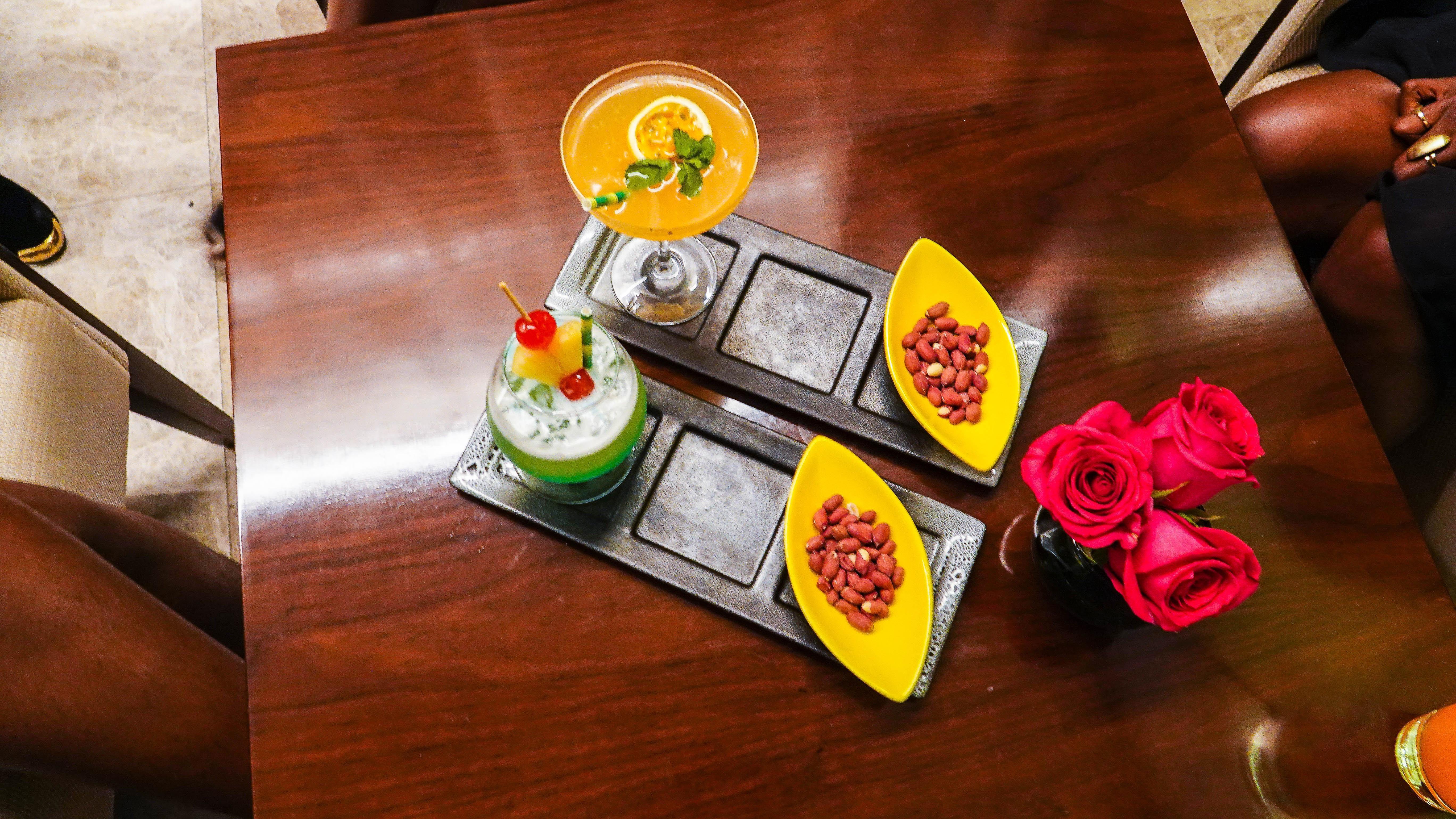 Crowne Plaza Nairobi Airport By Ihg Hotel Luaran gambar A mango lassi and a mango margarita
